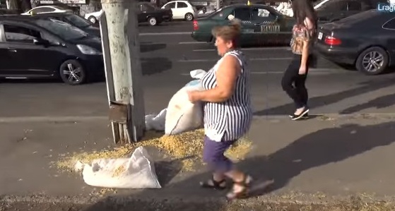 «Որ մի մեշոկ վերցնեմ, չի՞ կարելի». Հերացի փողոցի խոշոր վթարից հետո կինը տարավ մակարոնի պարկը