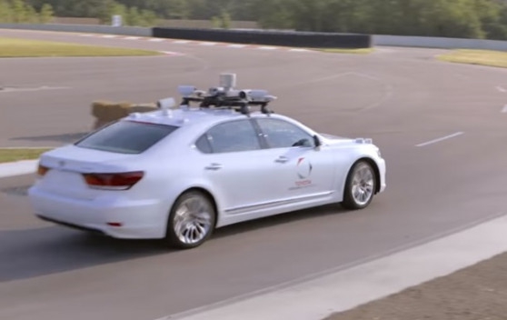 Toyota-ն երկու ղեկով անօդաչու ավտոմեքենա է արտադրել