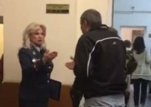 Պետության բռնությունից ո՞վ պետք է մեզ փրկի. ԱԺ-ում քաղաքացին վիճաբանել է Նելլի Դուրյանի հետ 