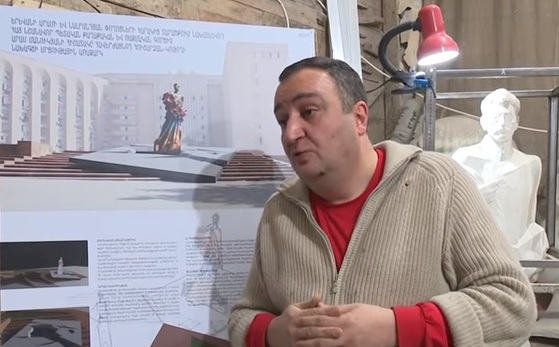 Արամ Մանուկյանը դրոշով փաթաթված՝ հրաբխի նման դուրս կգա