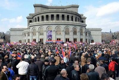 Քաղաքական ուժերը միմյանց դե՞մ են պայքարում, թե՞ Սերժ Սարգսյանի.«Ժամանակ» 