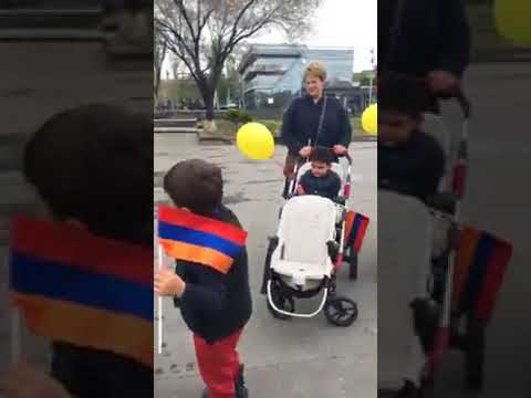 Մանկասայլակներով մայրիկների երթ՝ ի նշան բողոքի...