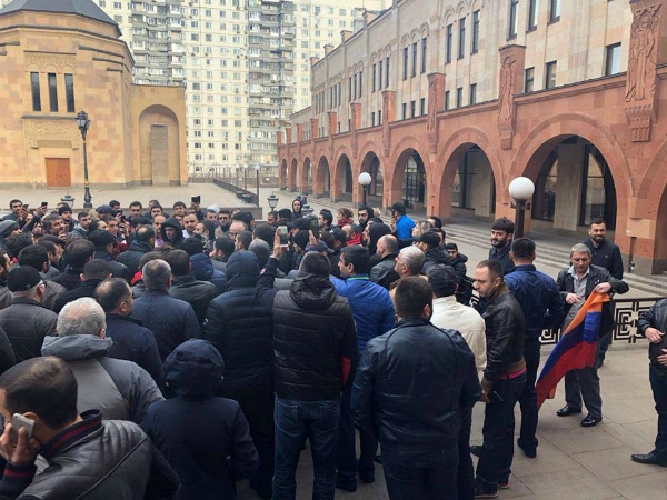 «Մենք Հայաստանի ժողովրդի կողքին ենք». Մոսկվայի հայ համայնքի ներկայացուցիչներ