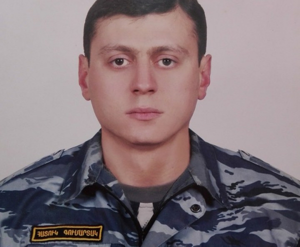 Ոստիկանը կոչ է արել հրաժարվել կատարել վերադասի ապօրինի հրամանները և միանալ ժողովրդին