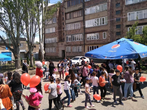 Երեխաների պաշտպանության օրվա առթիվ նոր խաղահրապարակ բացվեց Սևանում