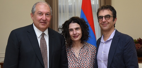 Արմեն Սարգսյանը Արսինե Խանջյանին ու Ատոմ Էգոյանին շնորհավորել է  ՀՀ անձնագիր ստանալու առթիվ