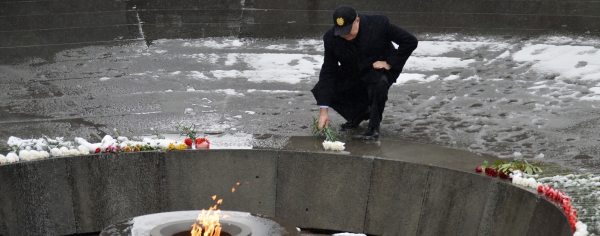 Արմեն Սարգսյանը հարգանքի տուրք է մատուցել Սումգայիթի ողբերգական դեպքերի անմեղ զոհերի հիշատակին