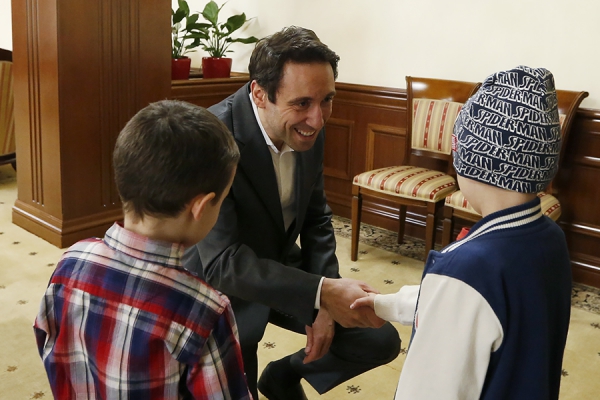 Հայկ Մարությանը հյուրընկալել է «Սիթի օֆ Սմայլ» հիմնադրամի ծրագրի մասնակից 6-ամյա Հրանտին