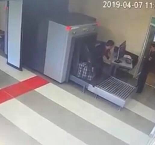 Բագրատաշենի մաքսակետում զննում անցնող տղամարդուն տեսանկարահանած մաքսավորն աշխատանքից ազատվել է 