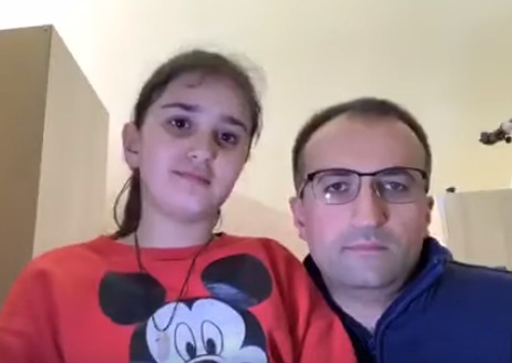 Ես ու Նարեն կոչ ենք անում բոլորին պատվաստվել. Արսեն Թորոսյանի և դստեր ուղիղ միացումը