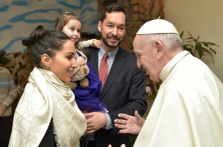 Օպերային երգչուհի Սվետլանա Կասյանը դարձել է առաջին կինը, ում Հռոմի պապն ասպետական շքանշան է հանձնել