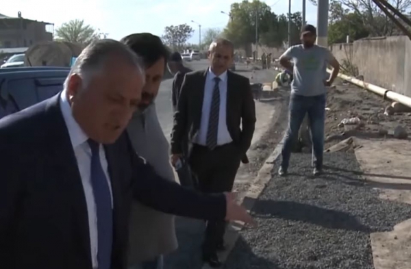 Սենց ասֆա՞լտ են անում, չասե՞ցի սղոցով ուղիղ կտրեք, մարդավարի արեք...Կամո Արեյանը զայրացել է