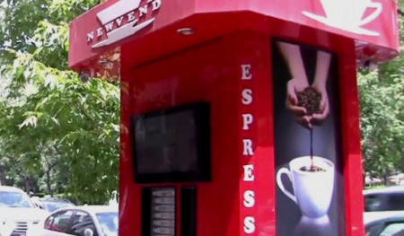 Ինչպե՞ս են Երևանի Մանանդյան փողոցում գողանում սրճեփ սարքը