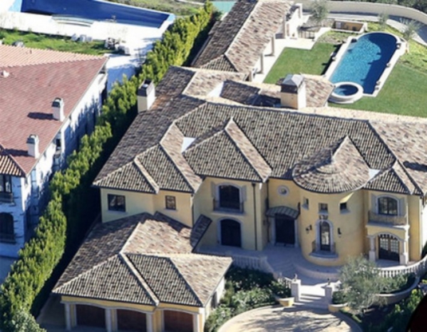 Հովիկ Աբրահամյանը, Կարեն Կարապետյանը, Սեյրան Սարոյանը երևանցիներին պատկանող տարածքները խլել են