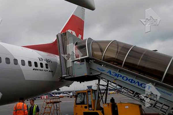  Մոսկվա-Երևան օդանավը բախվել է ավտոսանդուղքին