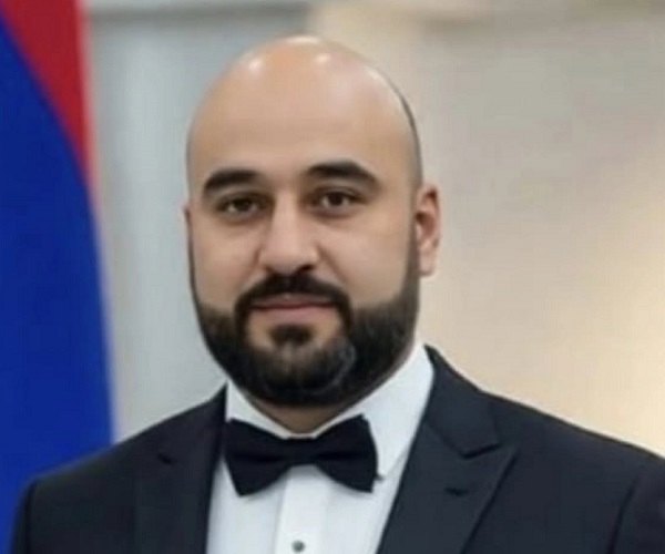 Էլ փողերի լվացում ո՞նց է լինում...քաղաքապետարանի նախկին աշխատակից, բլոգեր Տիգրան Մանուկյան